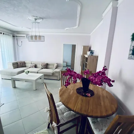 Sunset Apartment *